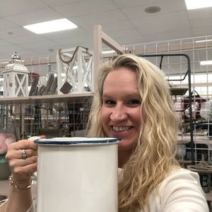 Meet your Posher, Eliza